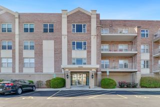 1200 S Prospect Avenue 303, Elmhurst, IL 60126