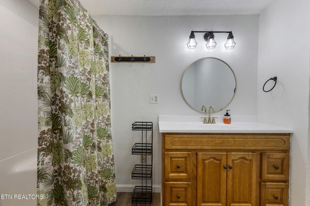 210 Conifer Tr, Winfield, TN 37892