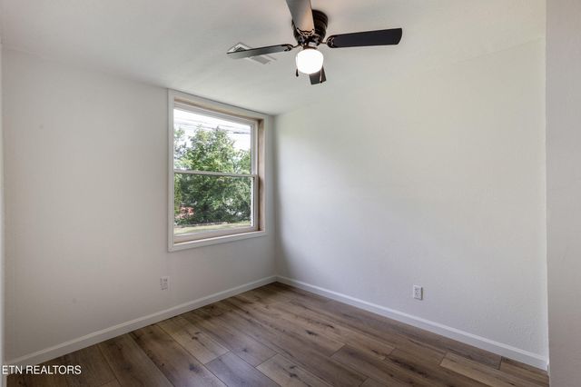 210 Conifer Tr, Winfield, TN 37892