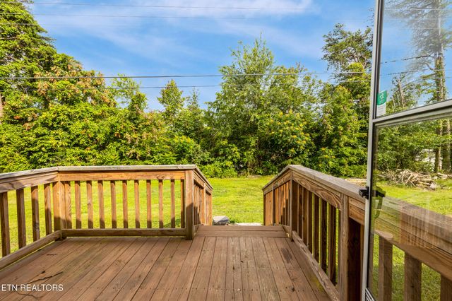 210 Conifer Tr, Winfield, TN 37892
