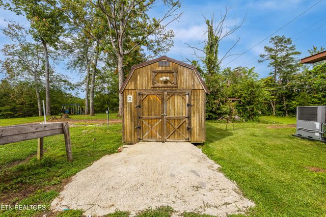 210 Conifer Tr, Winfield, TN 37892