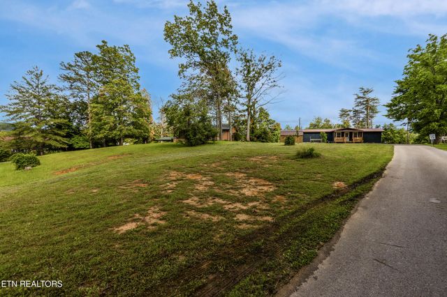 210 Conifer Tr, Winfield, TN 37892