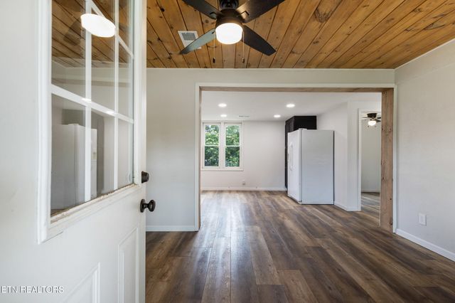 210 Conifer Tr, Winfield, TN 37892