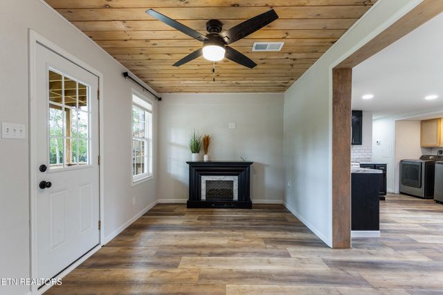 210 Conifer Tr, Winfield, TN 37892