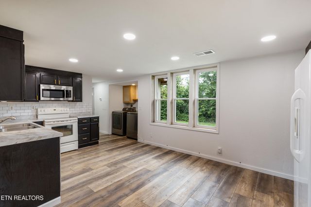 210 Conifer Tr, Winfield, TN 37892
