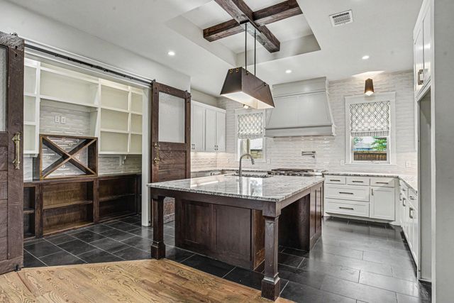 2401 Prestwick Drive, Midlothian, TX 76065