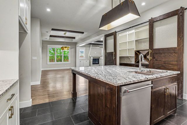 2401 Prestwick Drive, Midlothian, TX 76065