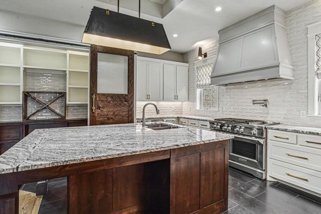 2401 Prestwick Drive, Midlothian, TX 76065
