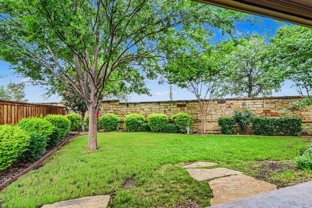 2401 Prestwick Drive, Midlothian, TX 76065