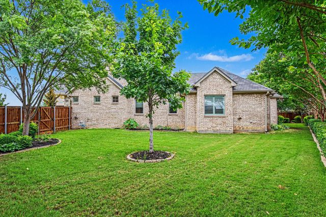 2401 Prestwick Drive, Midlothian, TX 76065