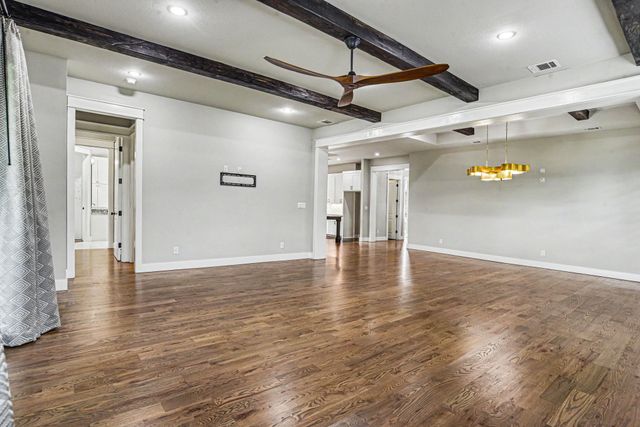 2401 Prestwick Drive, Midlothian, TX 76065