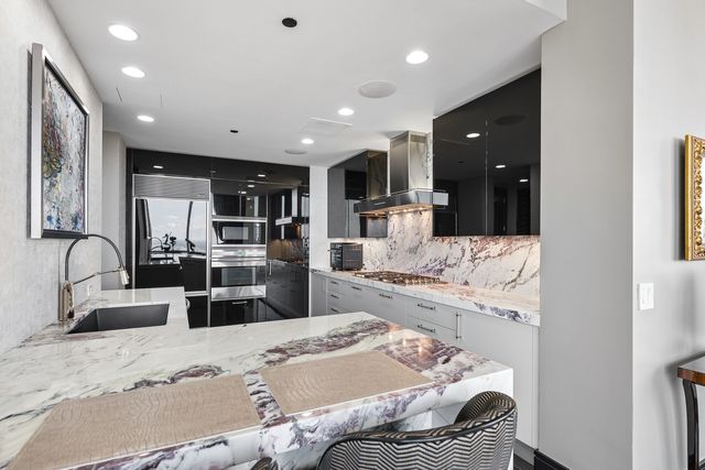 401 N Wabash Avenue 85B, Chicago, IL 60611
