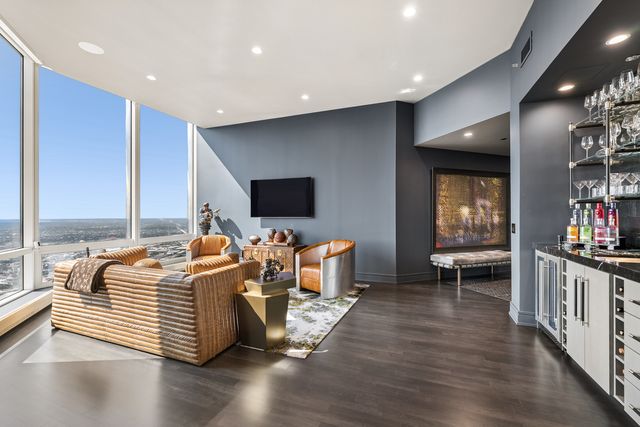 401 N Wabash Avenue 85B, Chicago, IL 60611