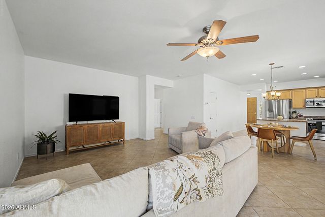896 E LA COSTA Place, Chandler, AZ 85249