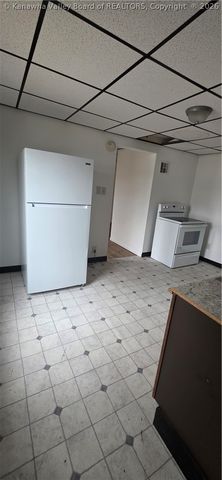 121 4th Avenue, St Albans, WV 25177