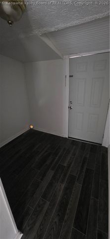 121 4th Avenue, St Albans, WV 25177