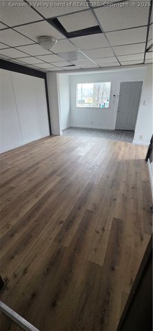 121 4th Avenue, St Albans, WV 25177