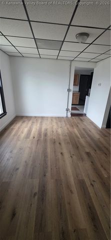 121 4th Avenue, St Albans, WV 25177