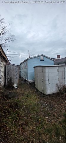 121 4th Avenue, St Albans, WV 25177