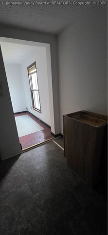 121 4th Avenue, St Albans, WV 25177