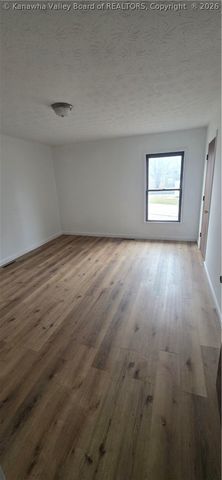 121 4th Avenue, St Albans, WV 25177