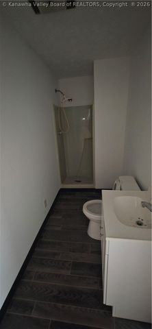 121 4th Avenue, St Albans, WV 25177