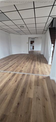 121 4th Avenue, St Albans, WV 25177