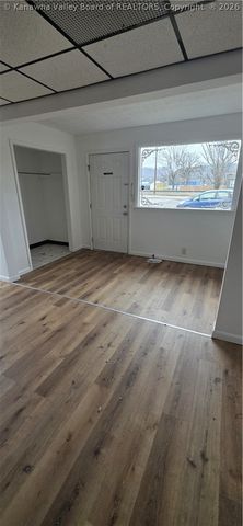 121 4th Avenue, St Albans, WV 25177