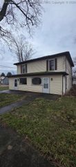 121 4th Avenue, St Albans, WV 25177