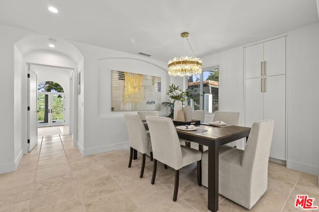 10825 Savona Road, Los Angeles, CA 90077