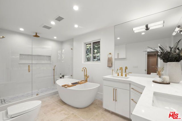 10825 Savona Road, Los Angeles, CA 90077