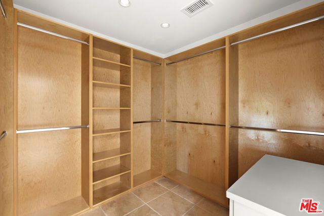 10825 Savona Road, Los Angeles, CA 90077