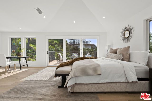 10825 Savona Road, Los Angeles, CA 90077