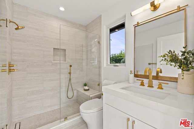 10825 Savona Road, Los Angeles, CA 90077