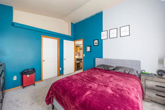 8608 Heathrow Ct, Pasco, WA 99301