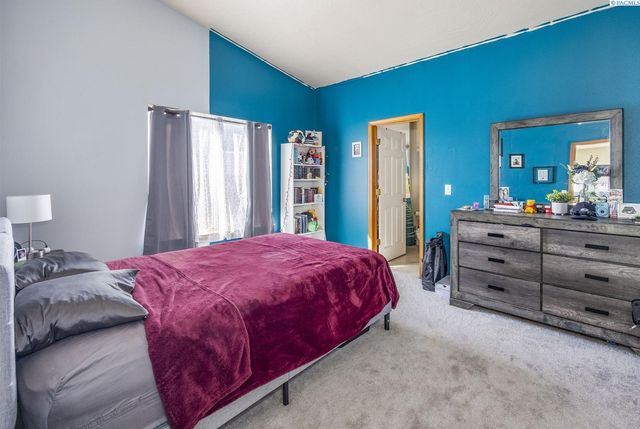 8608 Heathrow Ct, Pasco, WA 99301