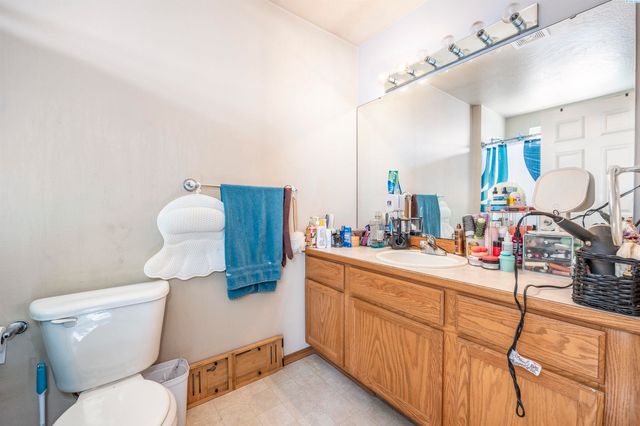 8608 Heathrow Ct, Pasco, WA 99301