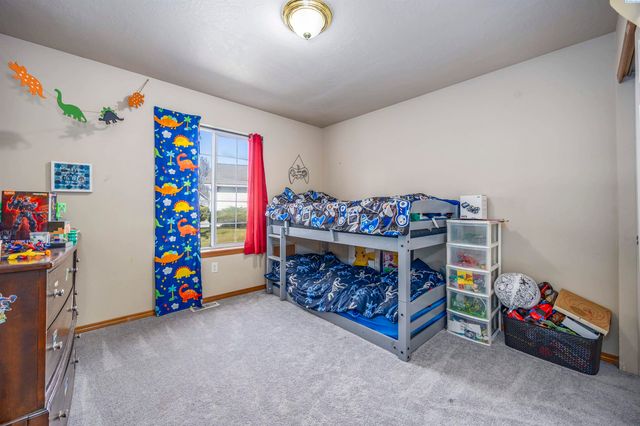 8608 Heathrow Ct, Pasco, WA 99301