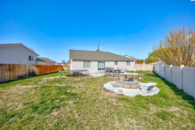 8608 Heathrow Ct, Pasco, WA 99301