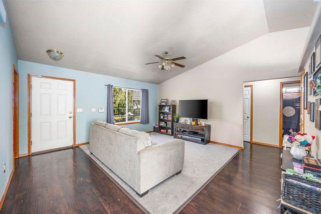 8608 Heathrow Ct, Pasco, WA 99301