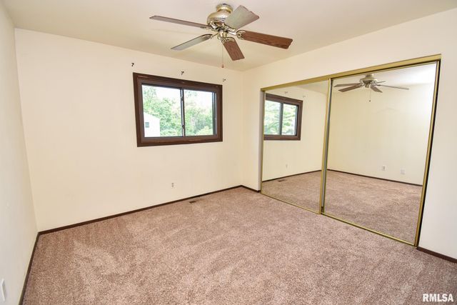 5818 N OLD HICKORY Lane, Peoria, IL 61615