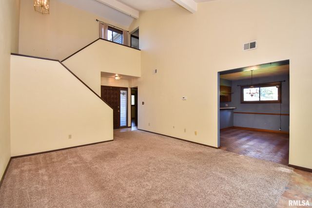 5818 N OLD HICKORY Lane, Peoria, IL 61615