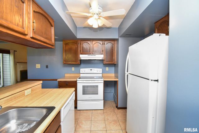 5818 N OLD HICKORY Lane, Peoria, IL 61615