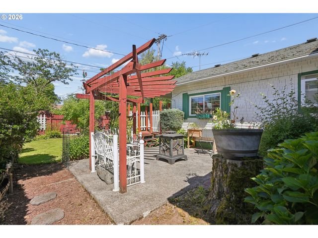 1920 14TH St, Oregon City, OR 97045