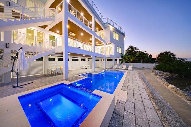 E 1041 Buttonwood Drive, Sugarloaf Key, FL 33042