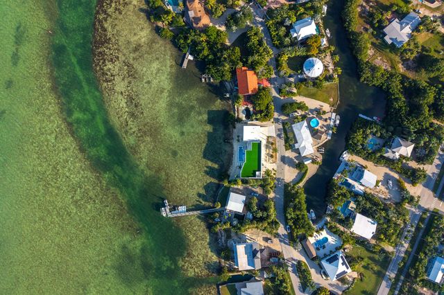 E 1041 Buttonwood Drive, Sugarloaf Key, FL 33042