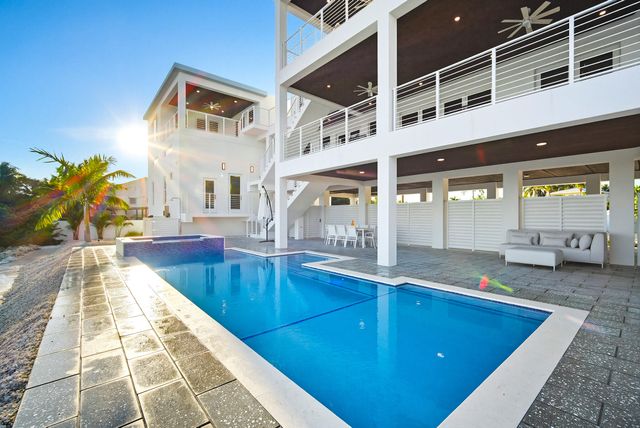 E 1041 Buttonwood Drive, Sugarloaf Key, FL 33042