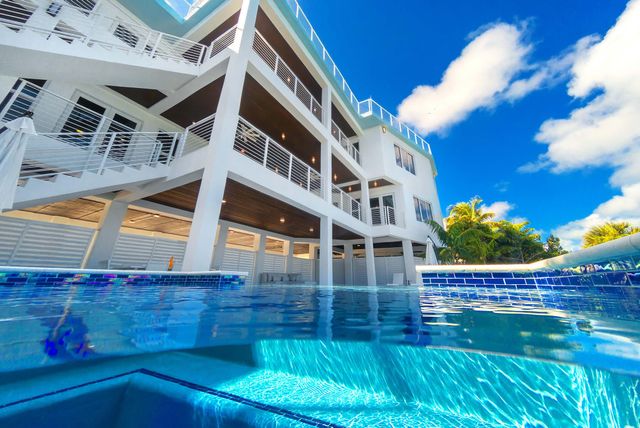 E 1041 Buttonwood Drive, Sugarloaf Key, FL 33042