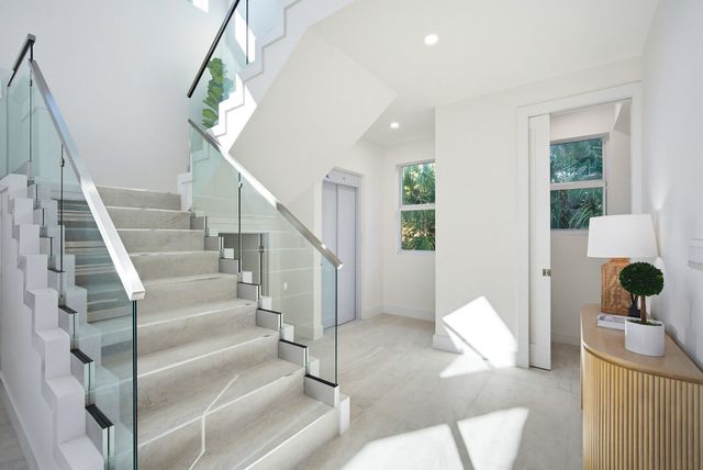 E 1041 Buttonwood Drive, Sugarloaf Key, FL 33042