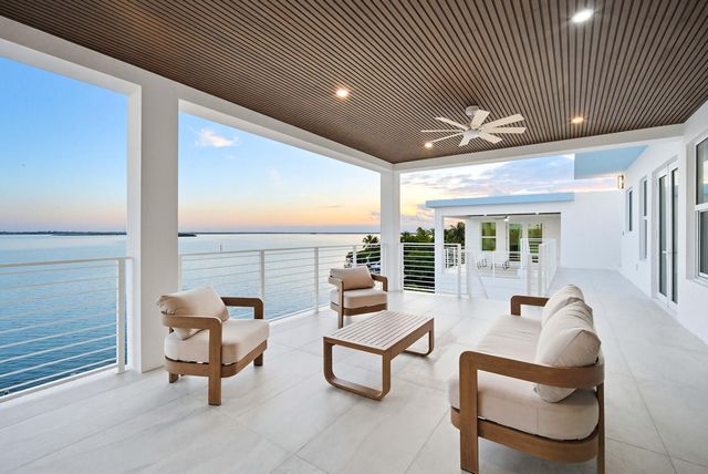 E 1041 Buttonwood Drive, Sugarloaf Key, FL 33042